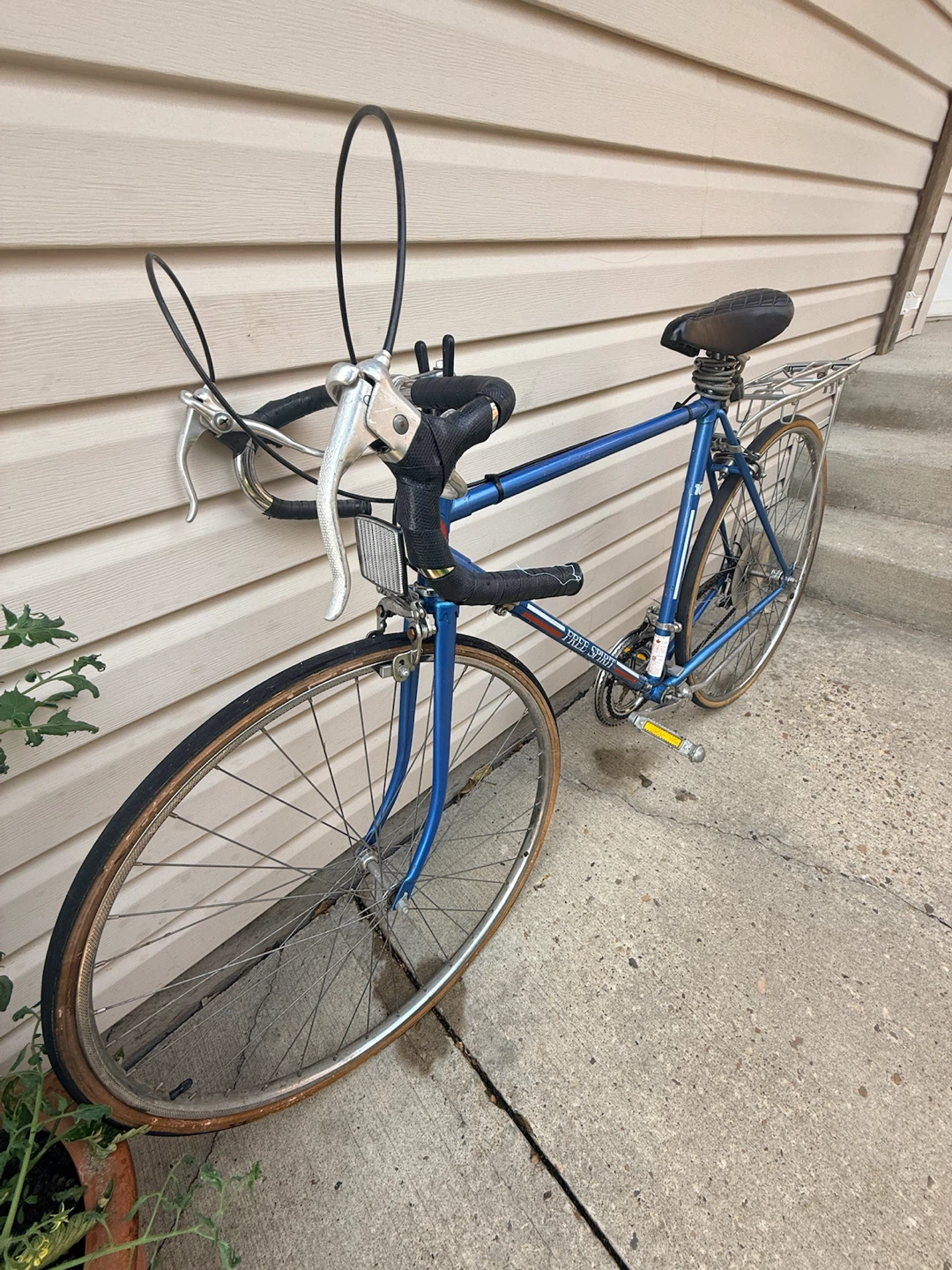 VINTAGE BLUE SPIRIT ROAD BIKE! C$80!!!!! - photo 2