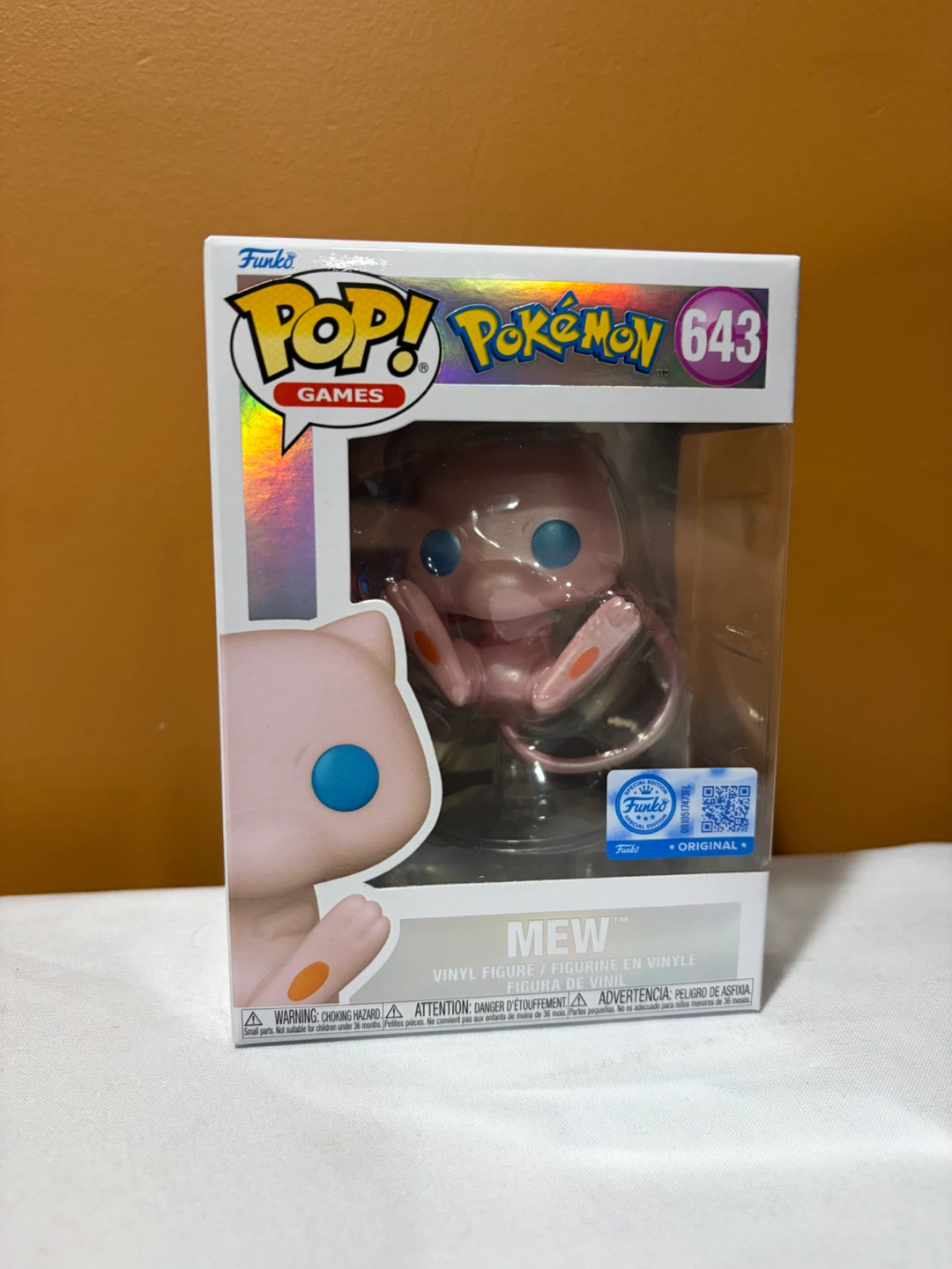 Mew (Pearlescent) Funko Pop! #643 - Pokémon Centre Exclusive