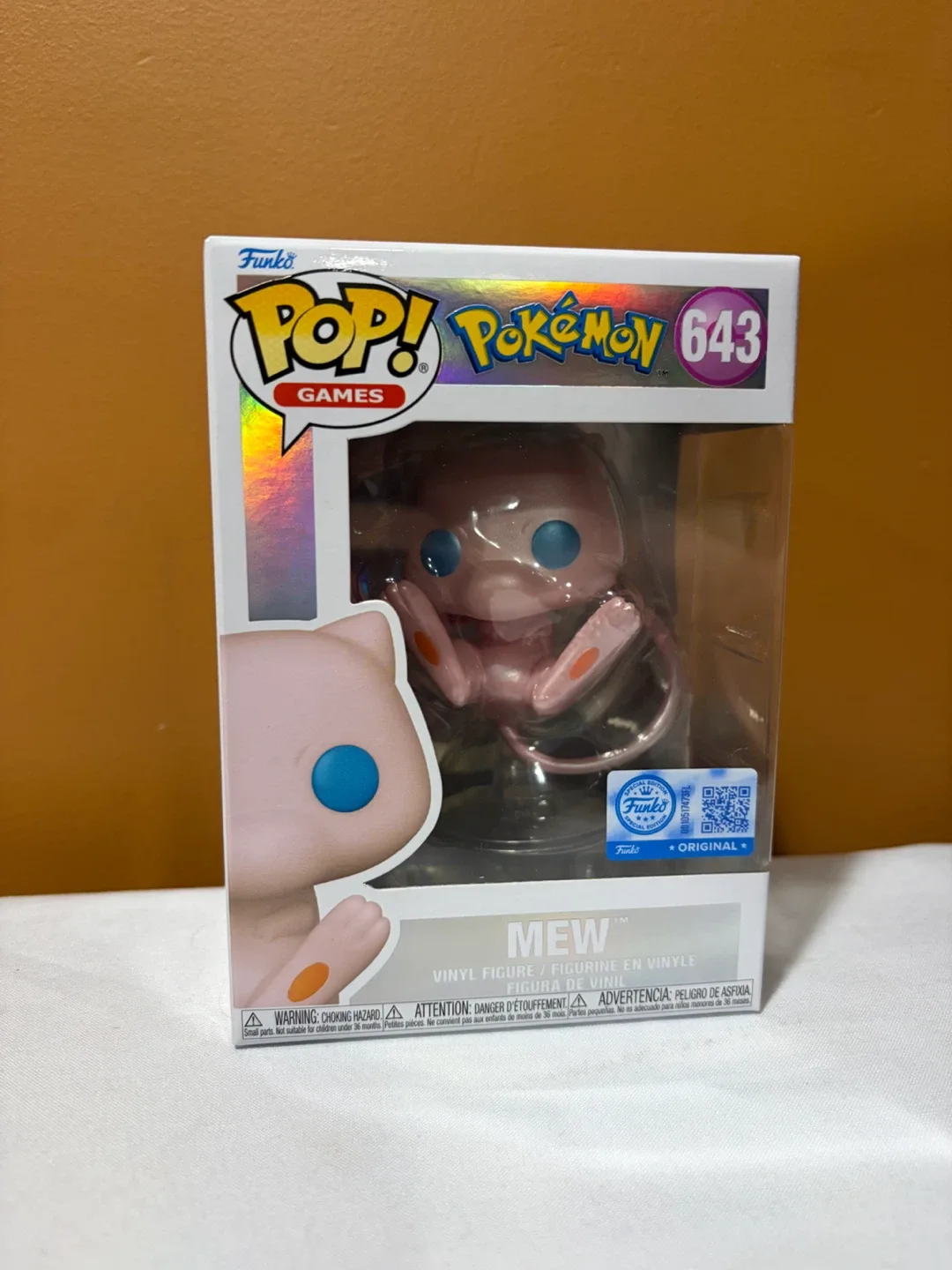 Mew (Pearlescent) Funko Pop! #643 - Pokémon Centre Exclusive