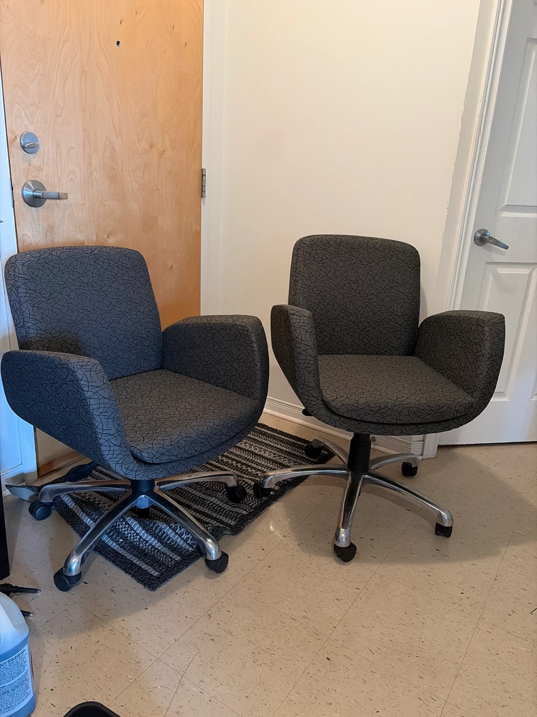 Two Office Chairs - photo 2