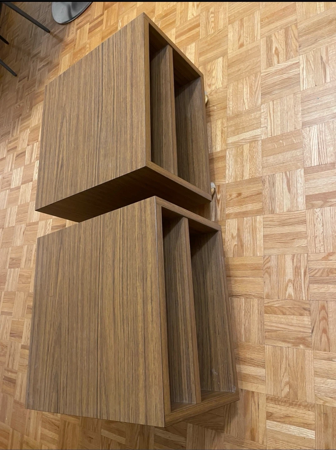 Set of 2 Wood Grain Side Tables with Wheels - photo 2