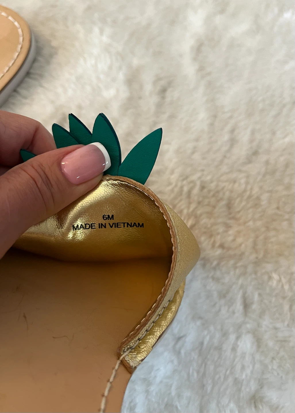 Kate Spade Gold Pineapple Sandals Size 6M - photo 2
