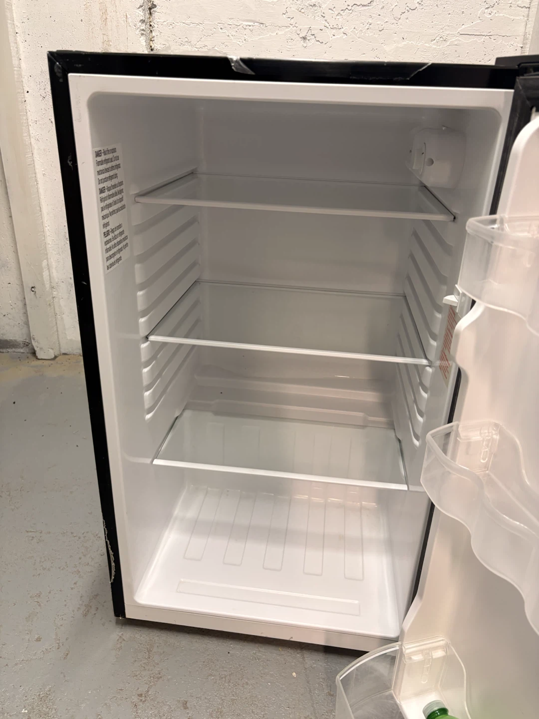 Hamilton Beach Mini Fridge - photo 4