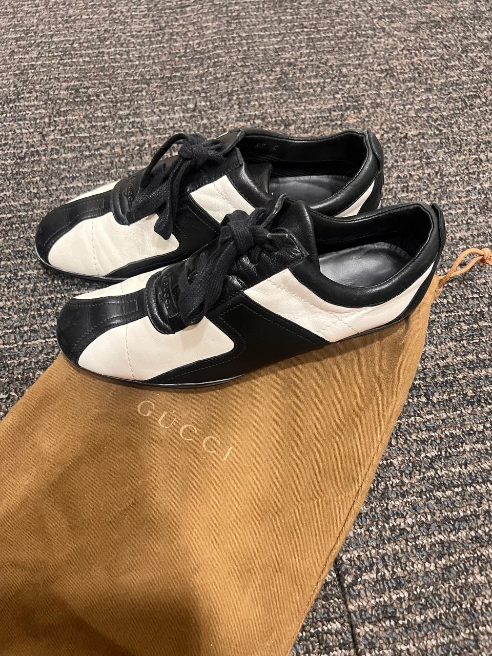 Gucci Black and White Leather Sneakers Size 37