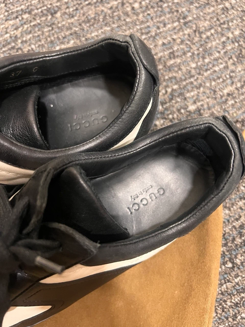 Gucci Black and White Leather Sneakers Size 37 - photo 3