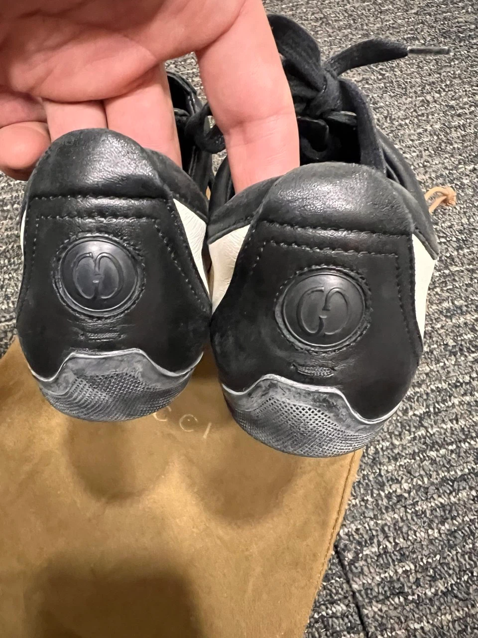 Gucci Black and White Leather Sneakers Size 37 - photo 4