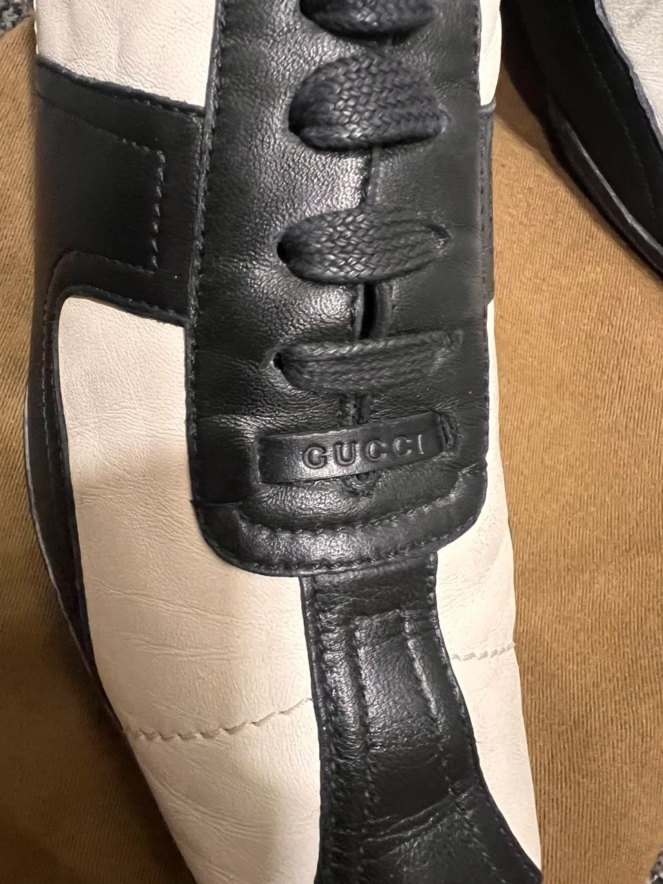 Gucci Black and White Leather Sneakers Size 37 - photo 5