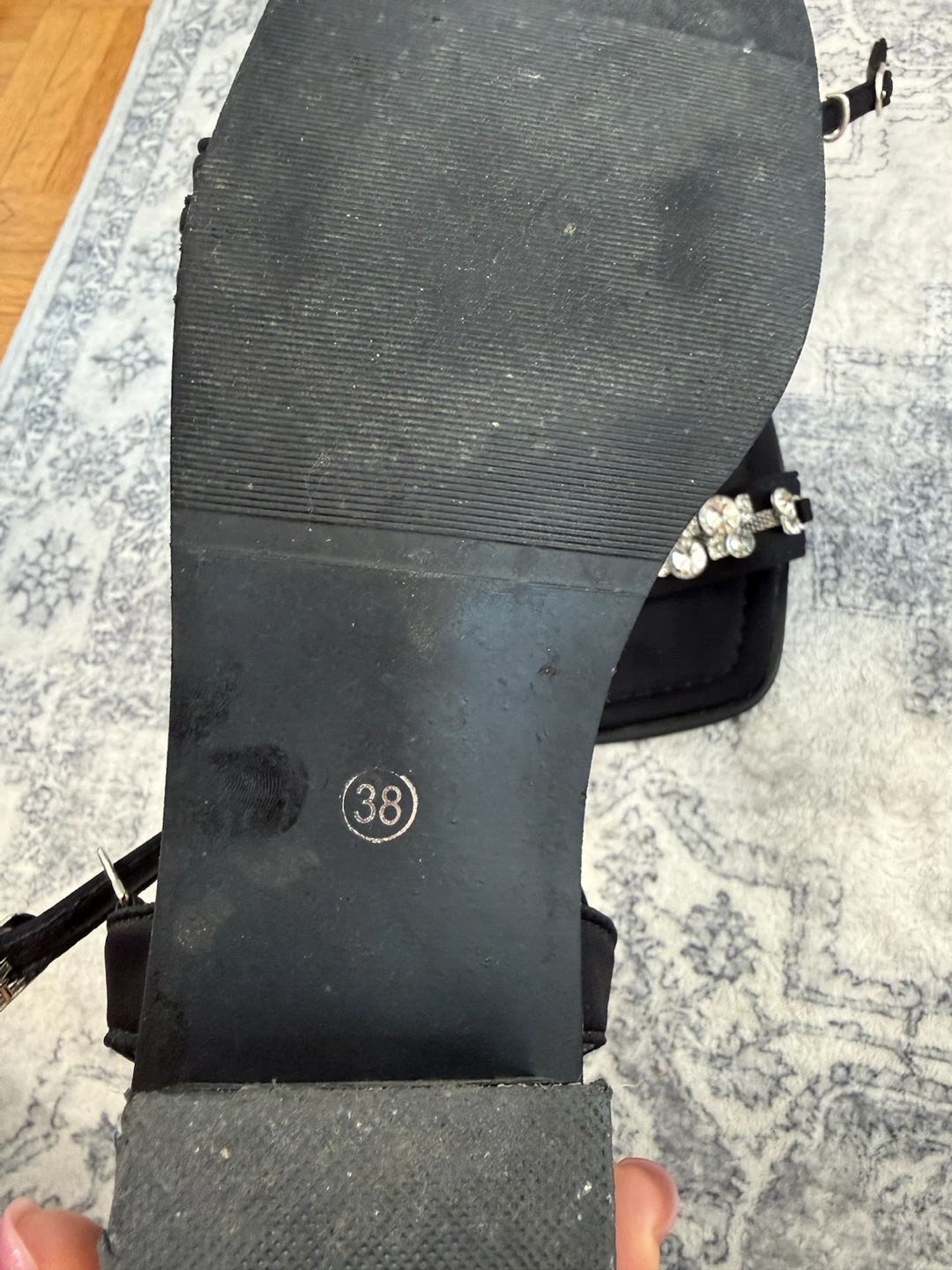 Black embellished flat sandals - KINGSILUVY - photo 4