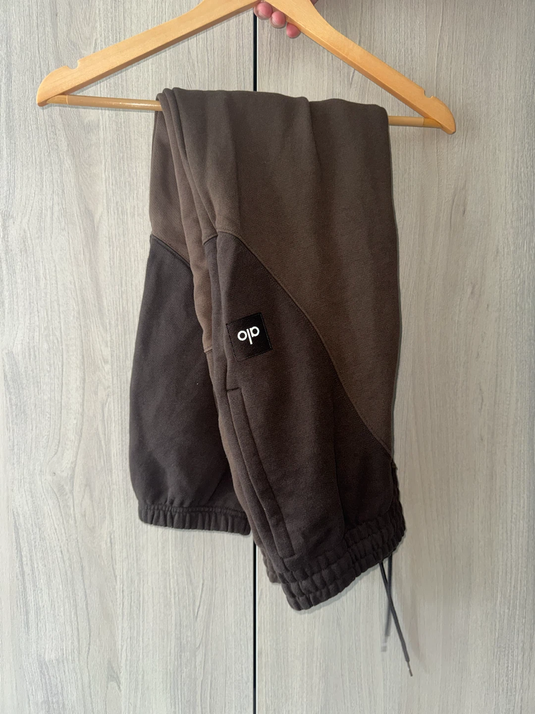 Alo Yoga Hoodie and Sweatpants Set - photo 2