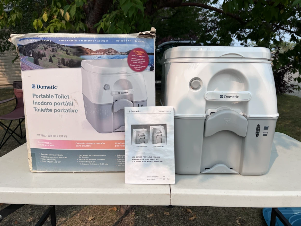 DOMETIC 970 SERIES PORTABLE TOILET (18.9 Liter)