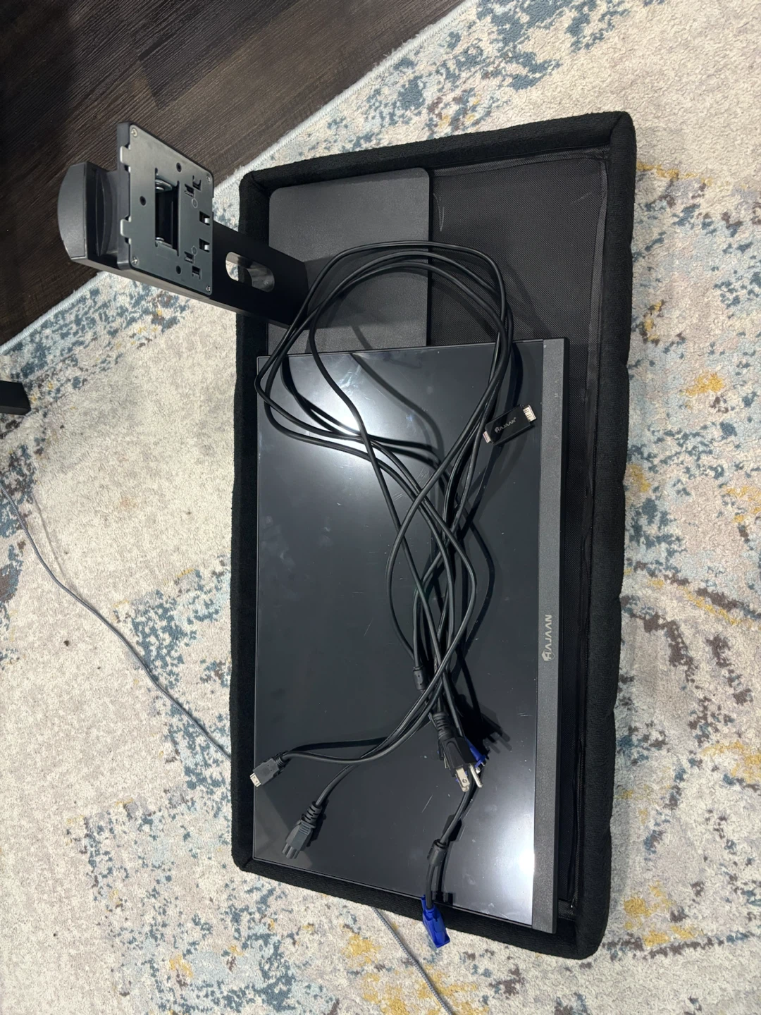 monitor - photo 2
