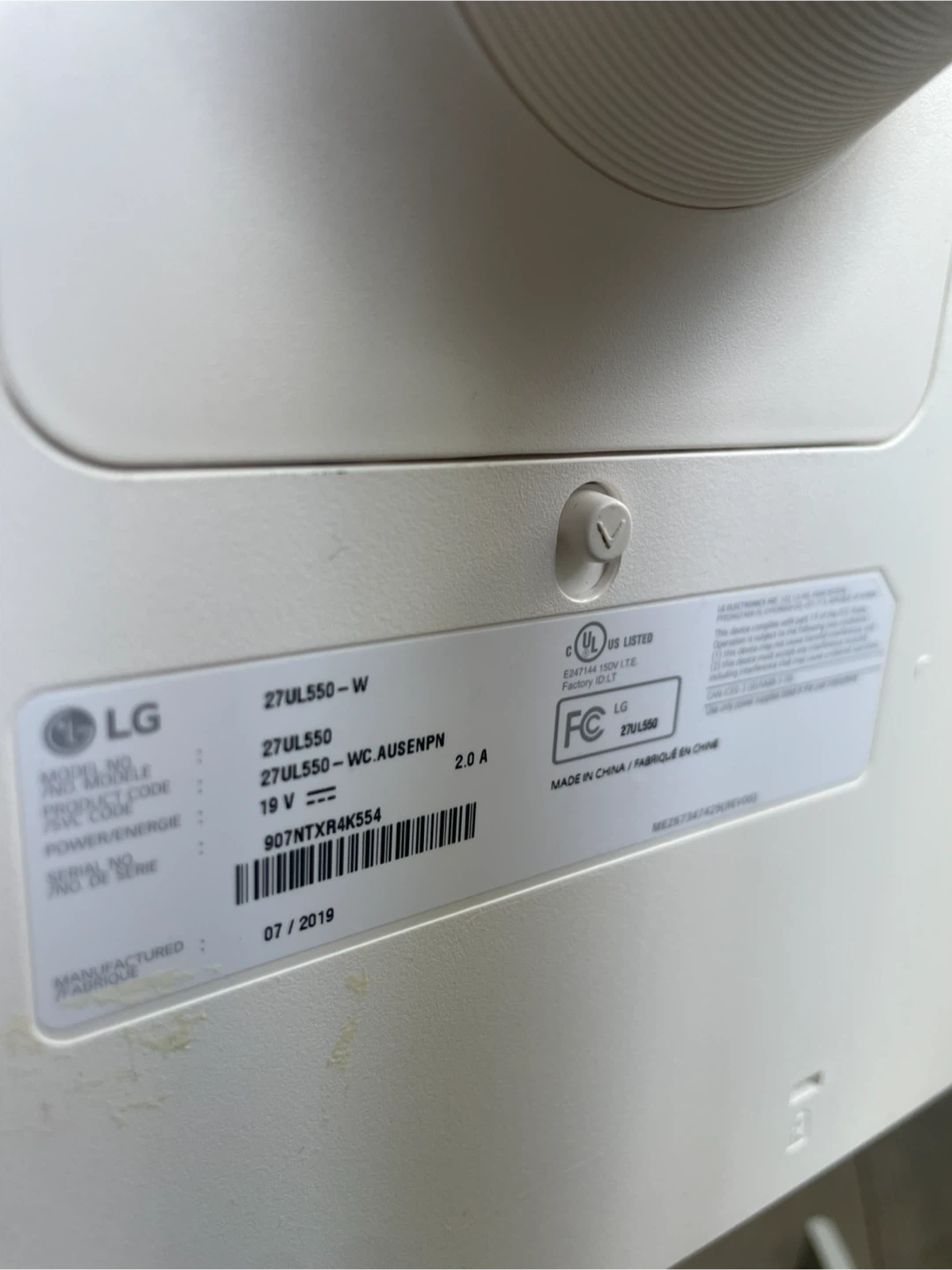 LG 27UL550-W Monitor - photo 3