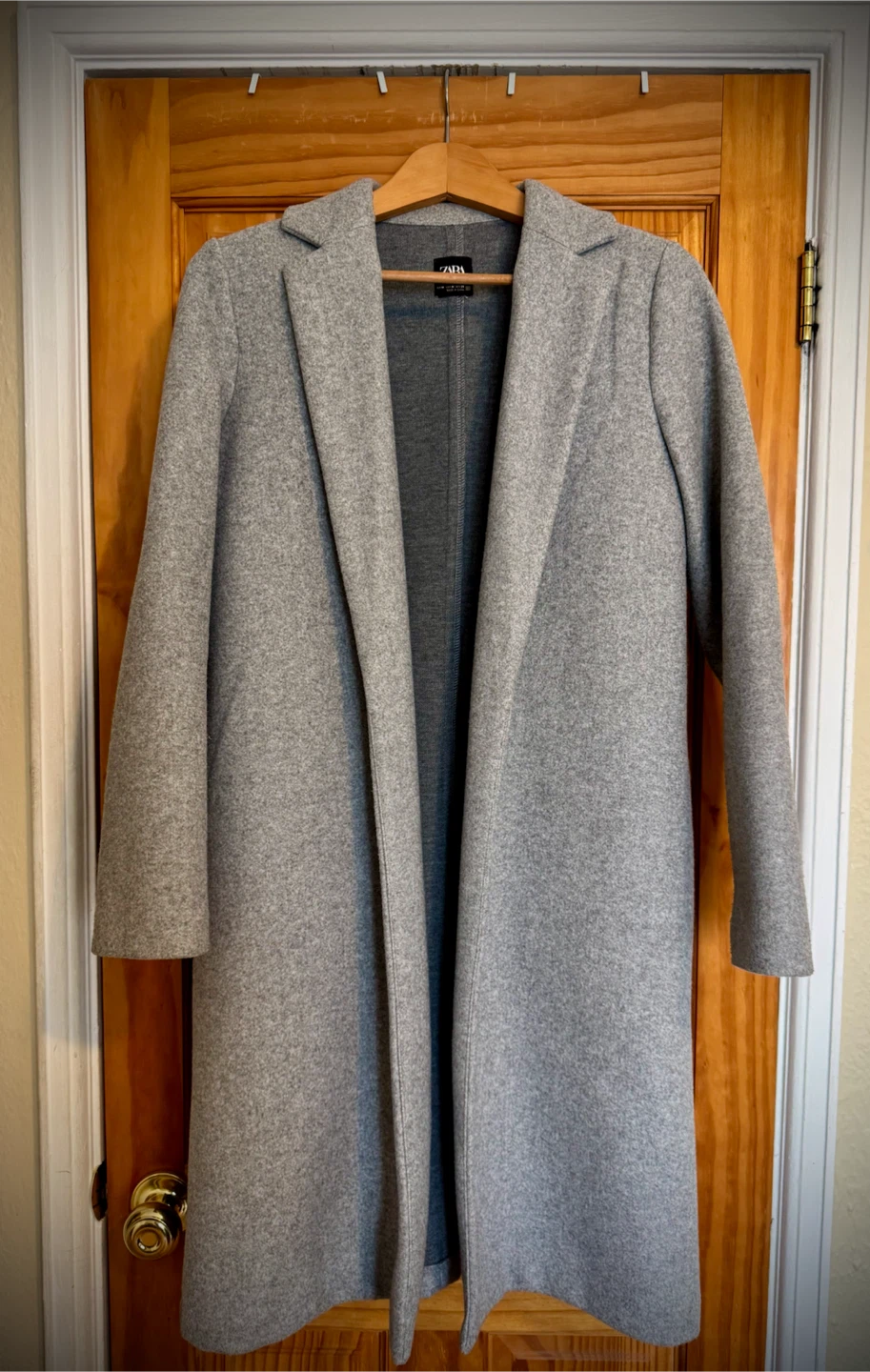 Zara Grey Long Coat – Women’s Medium – Like New