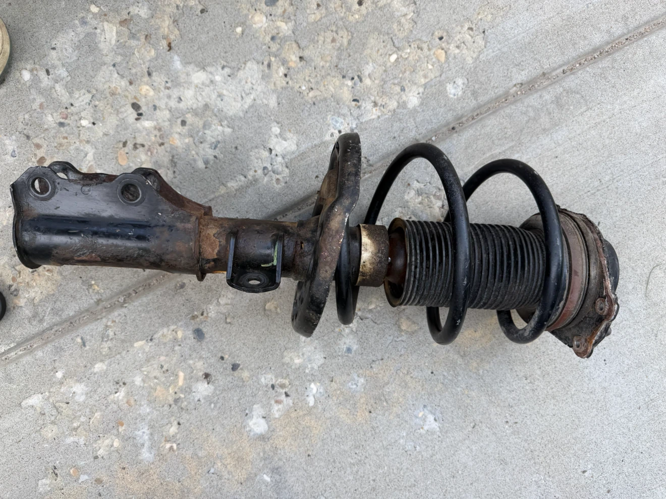 2016–2023 Chevrolet Malibu Driver Side Complete Strut Assembly - photo 2