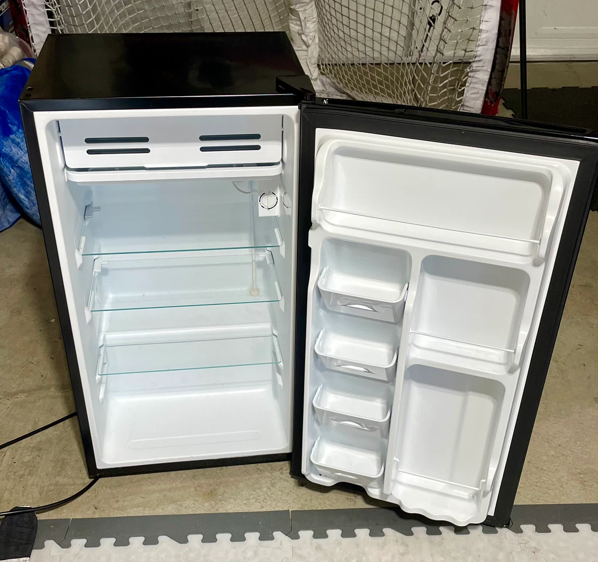 Mini Fridge - Arctic King 4.4 Cu. ft. Single Door