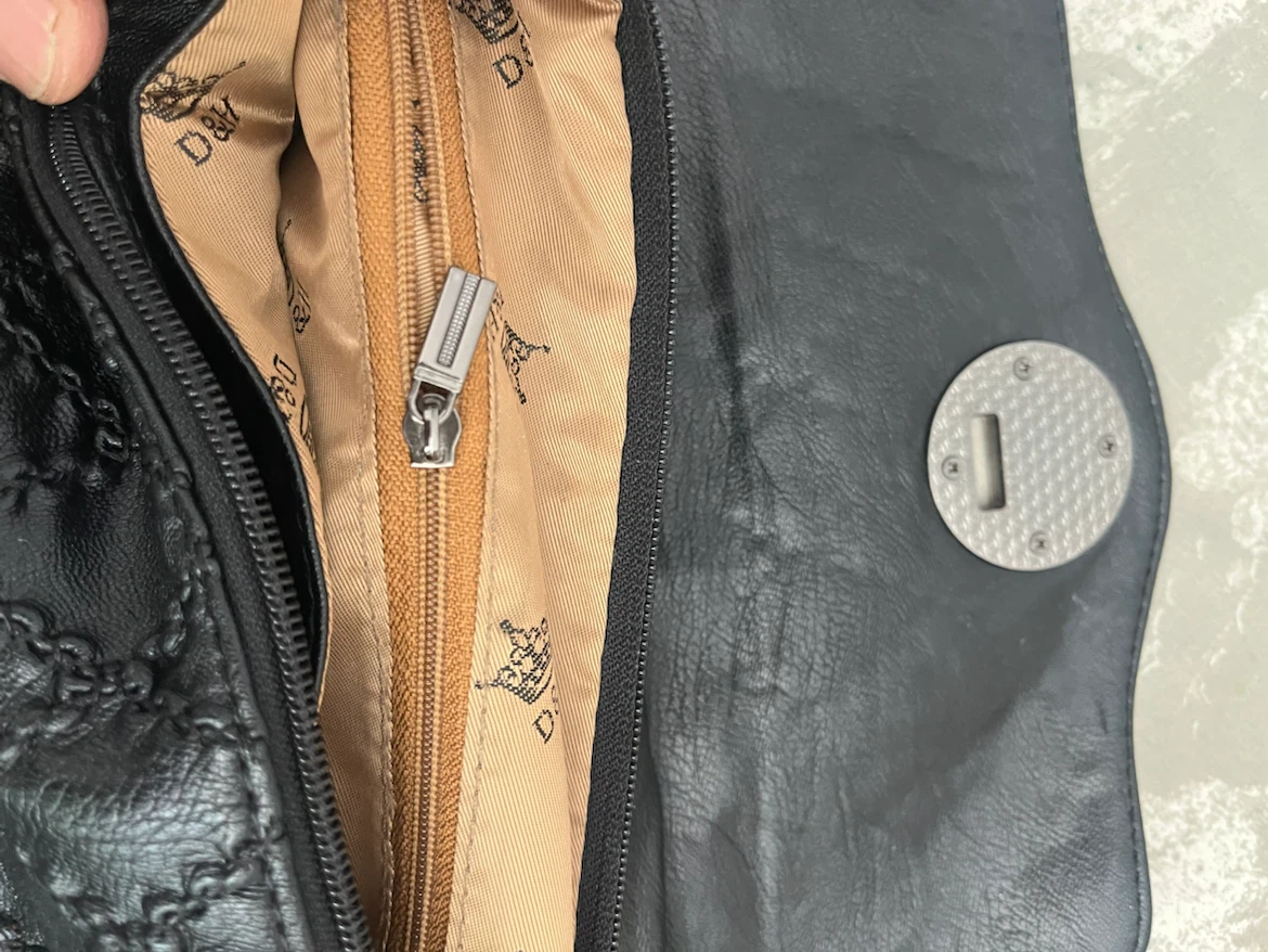 Black Quilted Flap Bag - photo 5