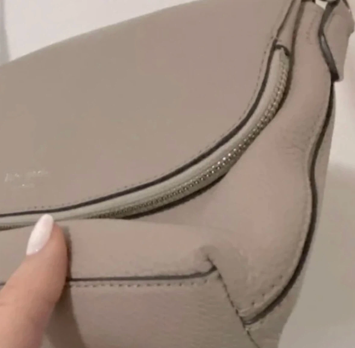 Kate Spade New York Grey Pebble Leather Shoulder Bag - photo 3