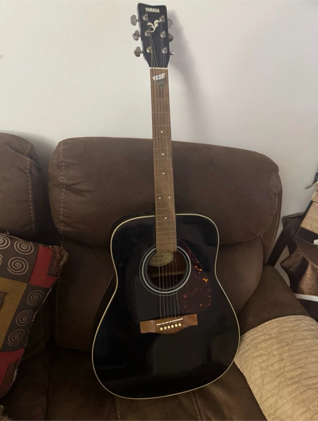 Yamaha F370 BL Acoustic Guitar