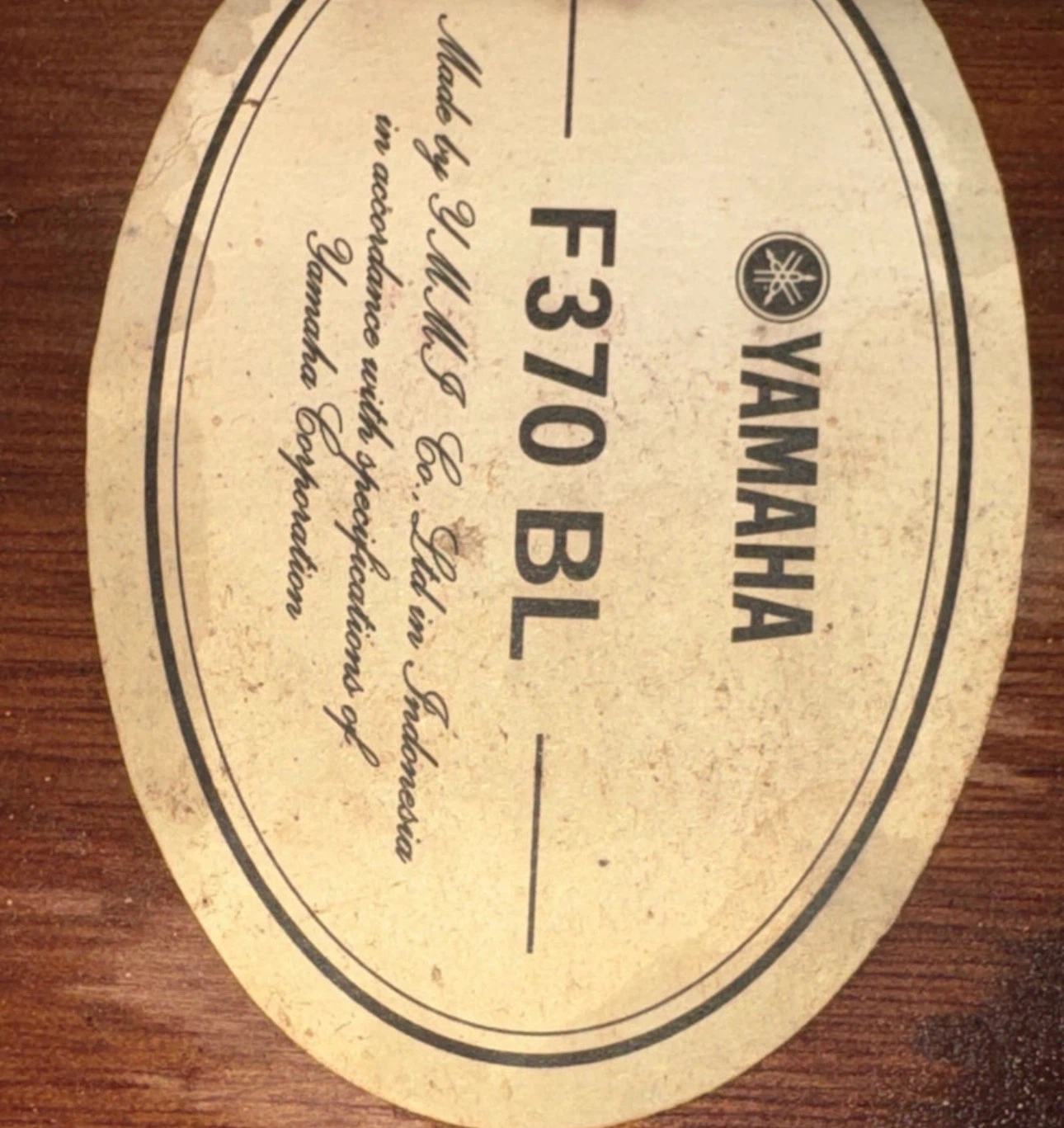 Yamaha F370 BL Acoustic Guitar - photo 3