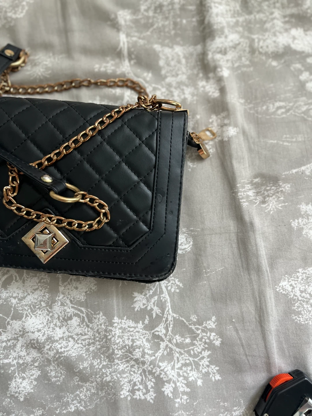 MYHOZEE Quilted Chain Shoulder Bag - photo 3