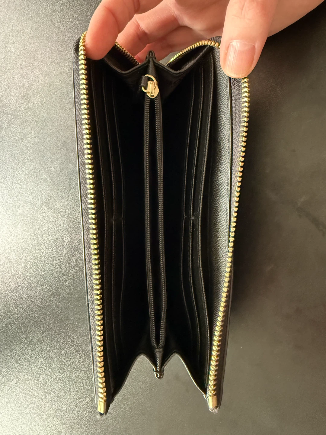 Michael Kors Zip Around Wallet