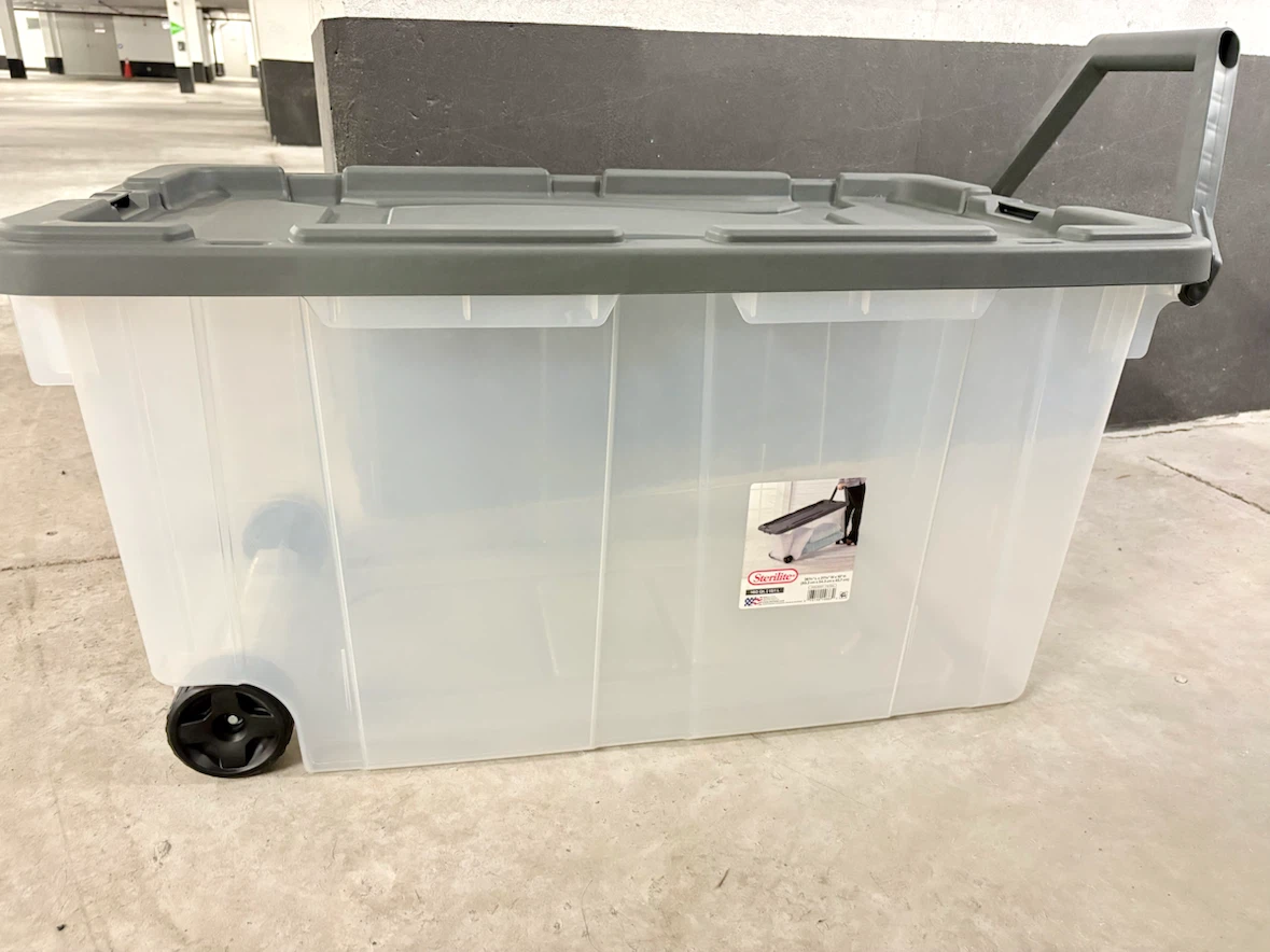 Sterilite 151 L Rolling Storage Bin