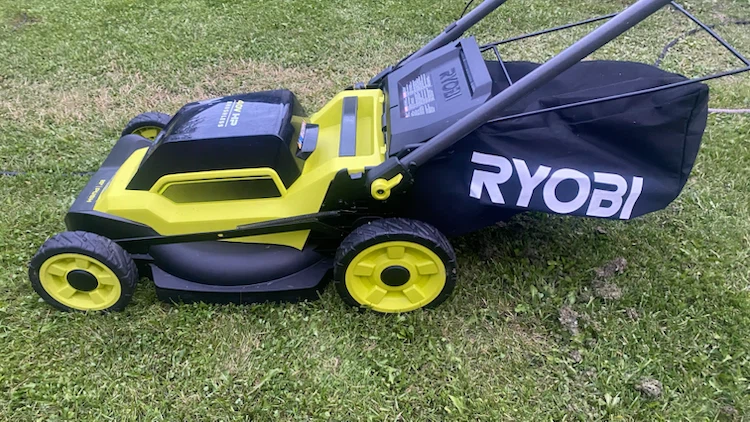 40v Ryobi push lawn mower 20” wit 6ah 40v battery and charger - photo 5