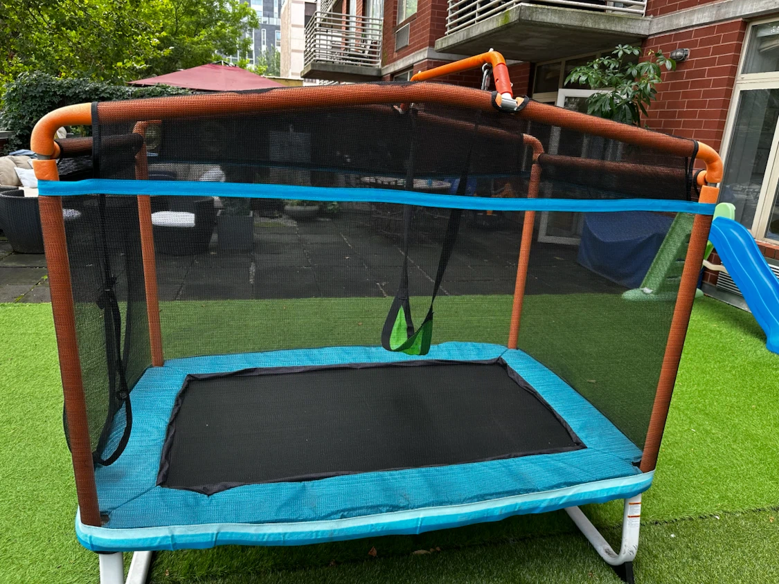 Kids Trampoline with Swing - photo 3