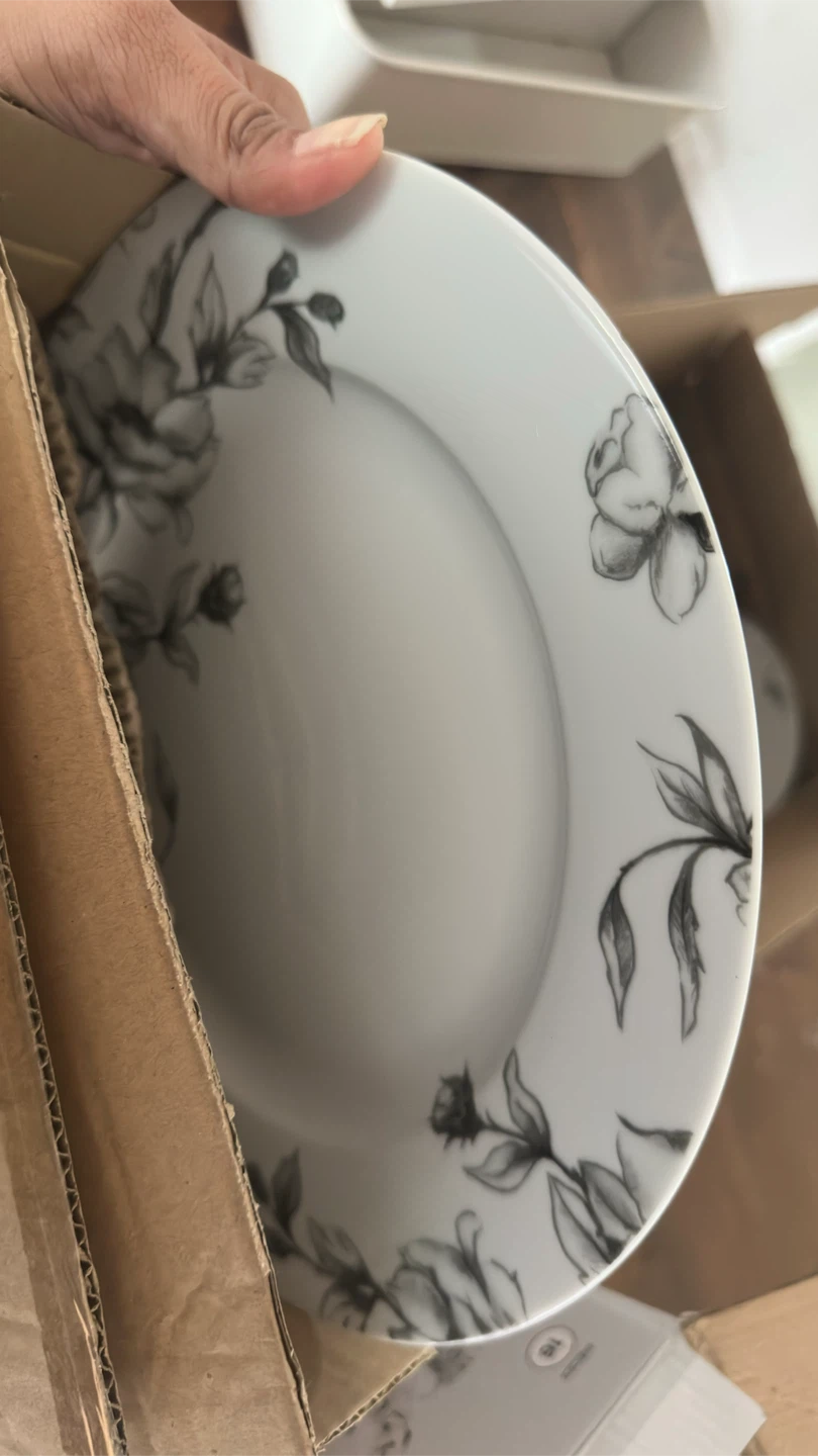 CANVAS Wild Rose Porcelain Dinnerware Set - 16 Pieces - photo 4
