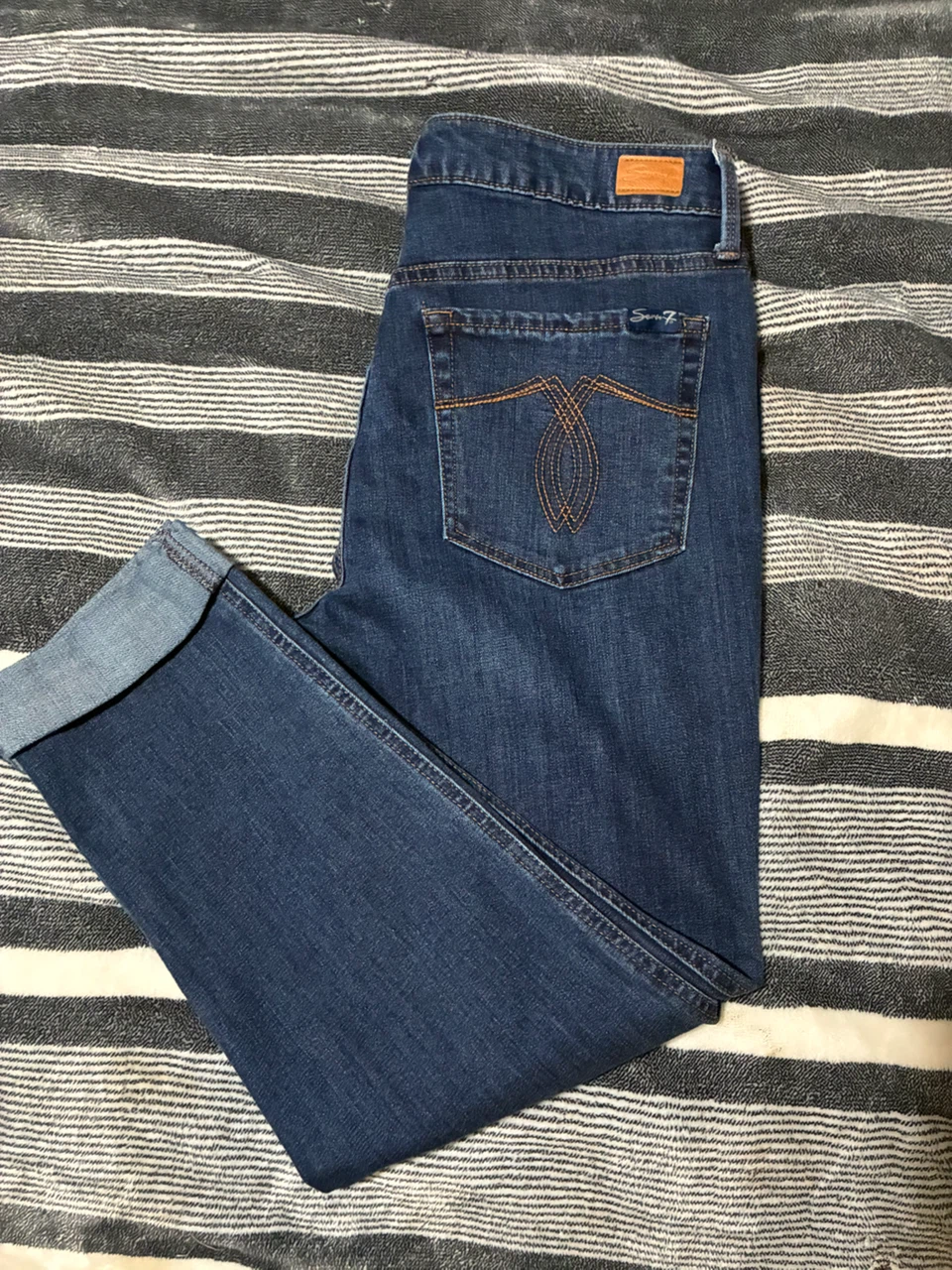 Seven7 Jeans Women's Size 6 Blue Denim Cuffed Cropped Pants