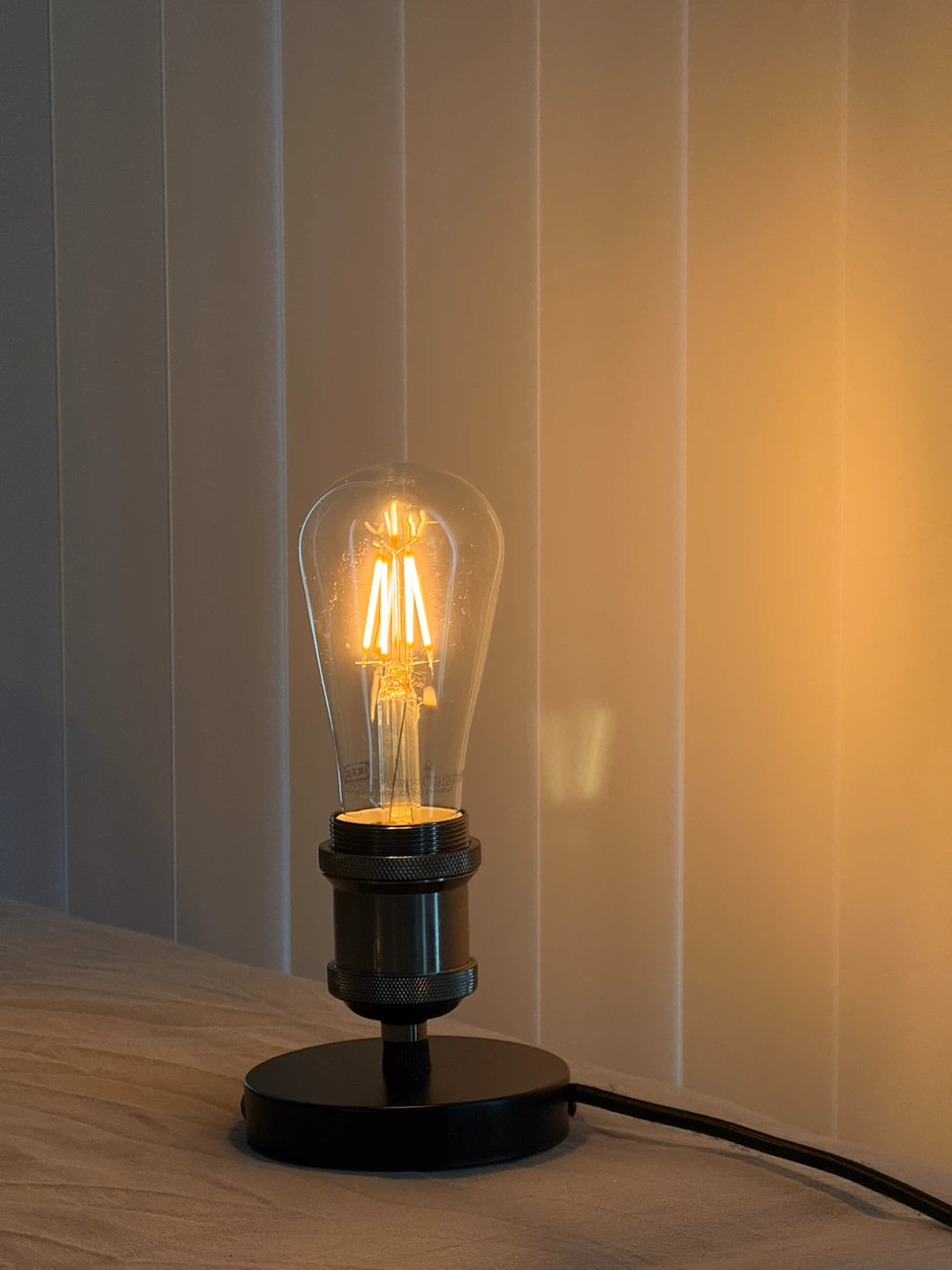 Handcrafted table lamp with IKEA 150 lm, drop shape clear bulb