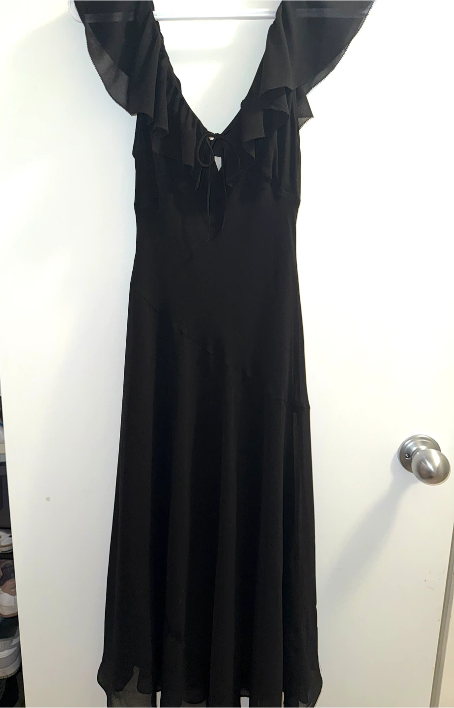 Aritza black midi dress