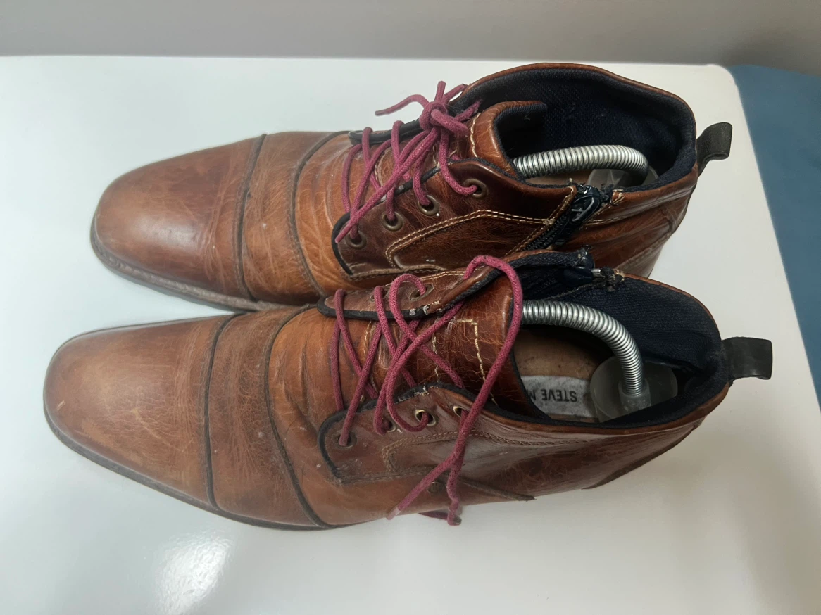 Steve Madden Brown Leather Chukka Boots