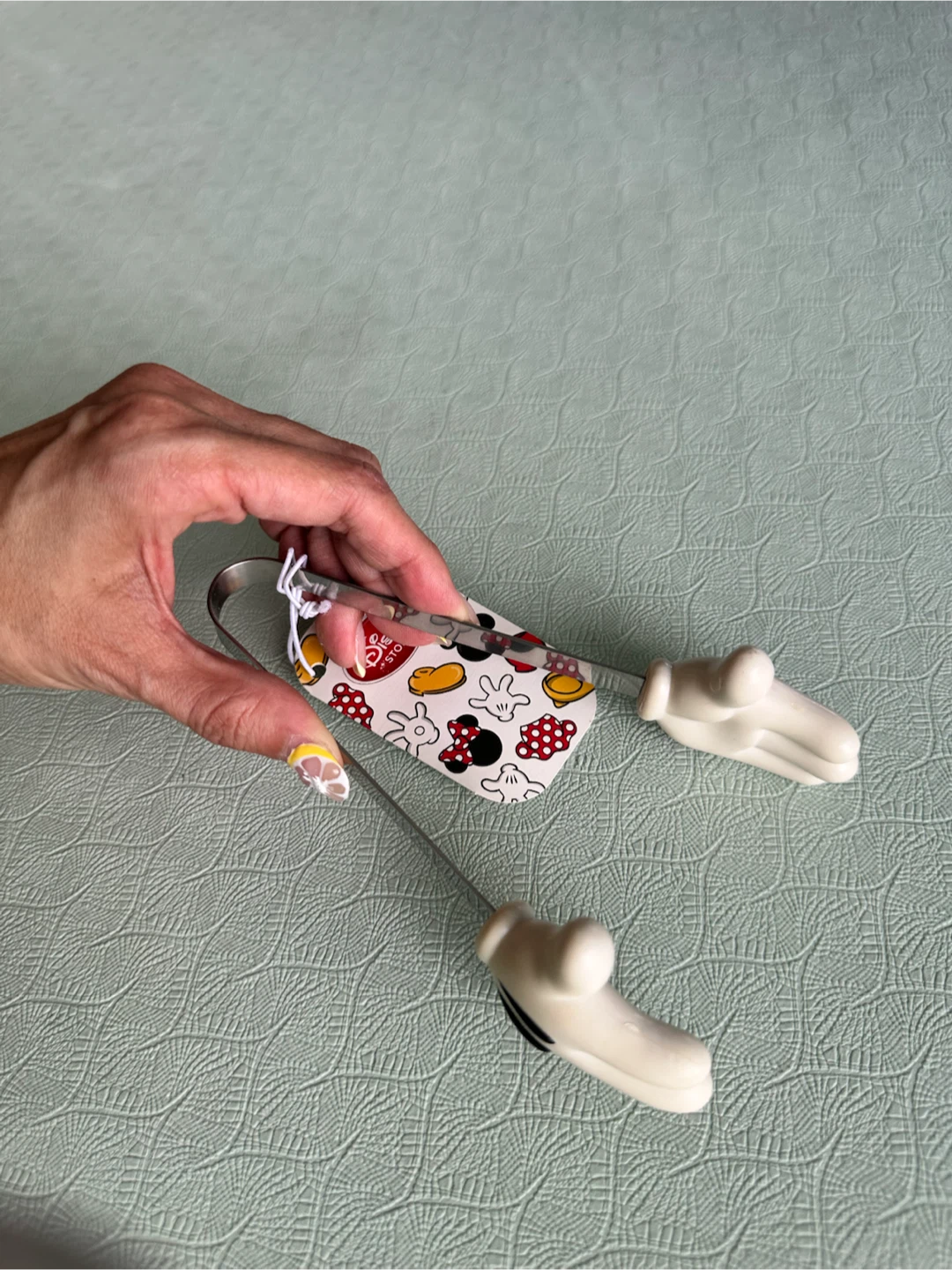 Disney Mickey Mouse Tongs - photo 2