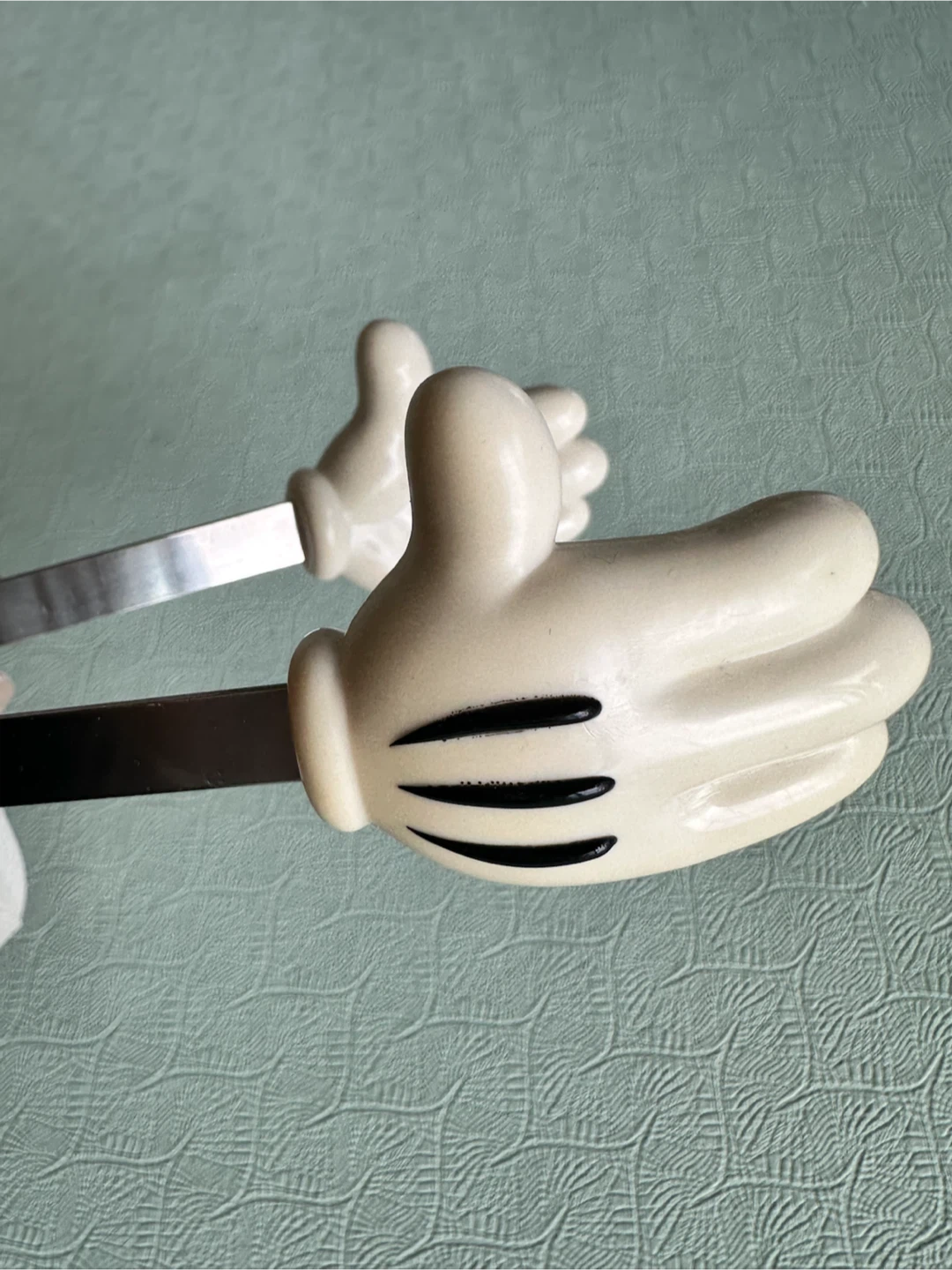Disney Mickey Mouse Tongs - photo 3