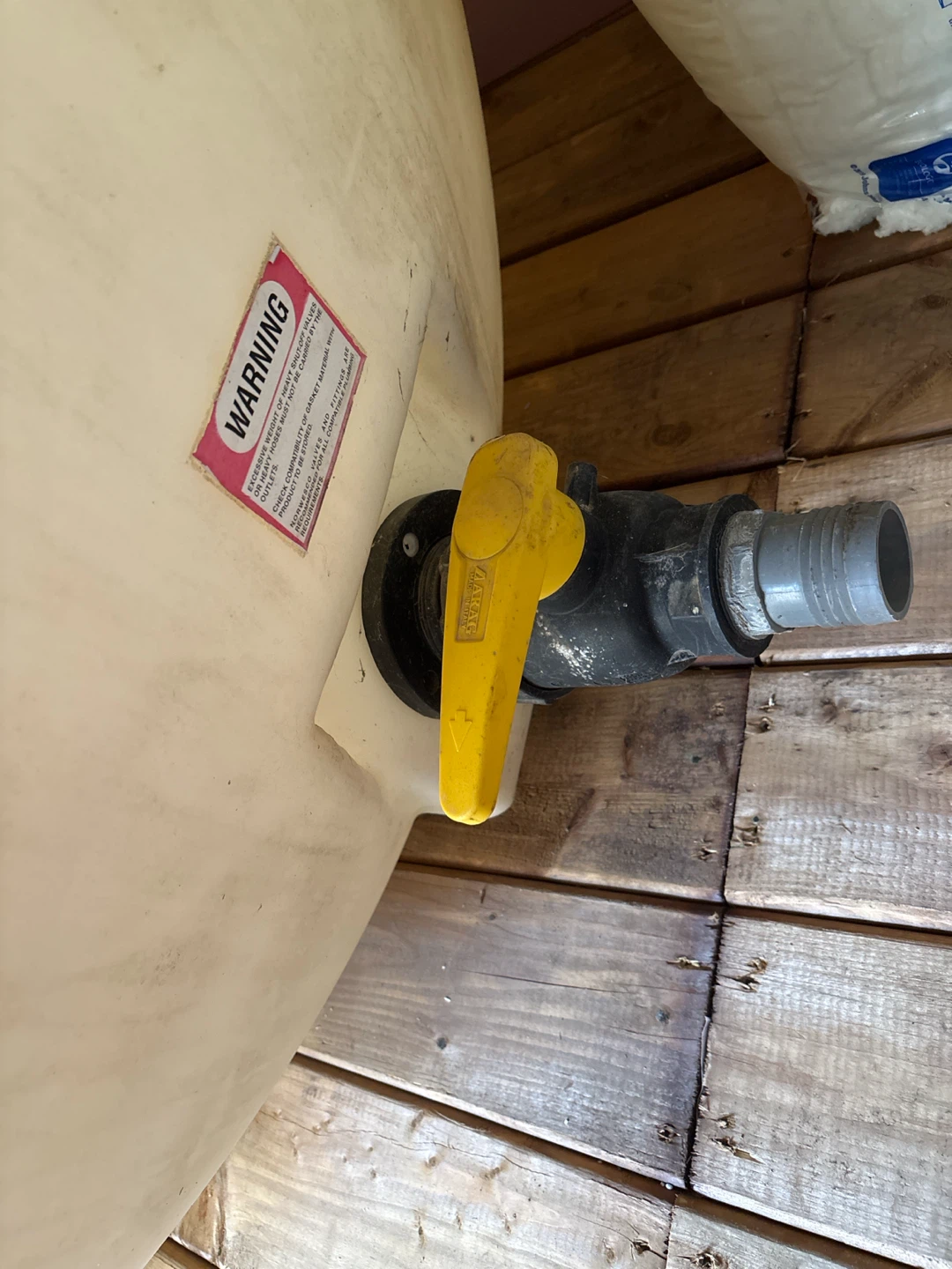 Large White Plastic Water Tank - photo 3