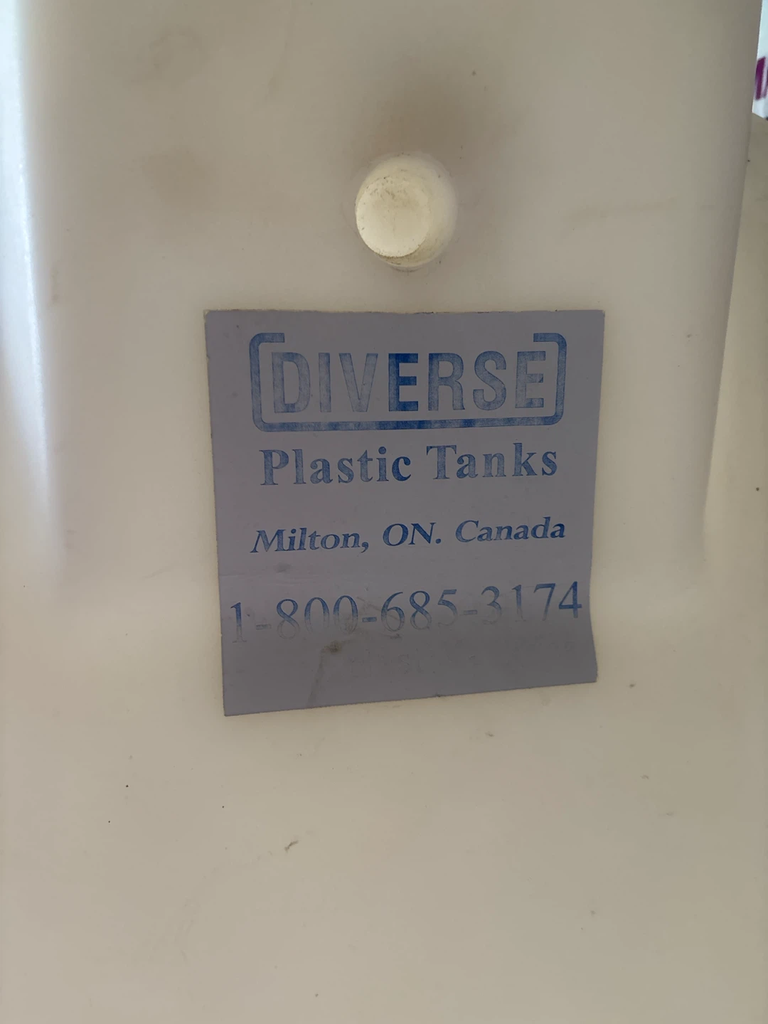 Large White Plastic Water Tank - photo 5