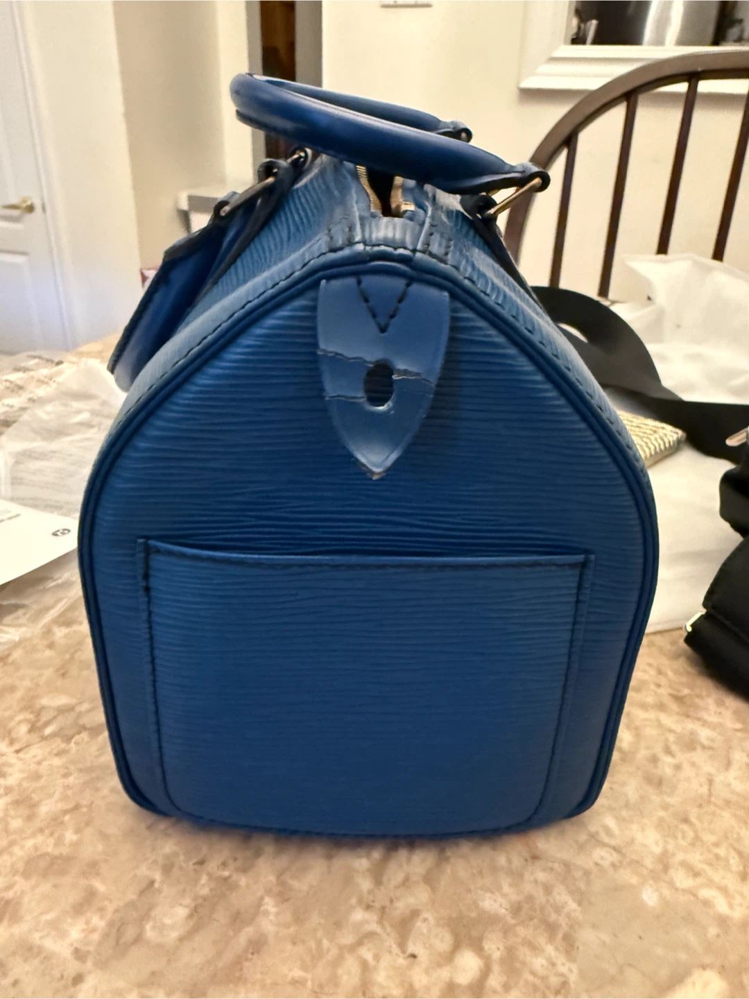 Authentic Louis Vuitton Speedy  25 Epi - photo 2