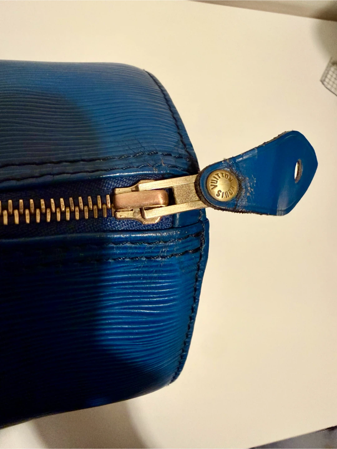 Authentic Louis Vuitton Speedy  25 Epi - photo 5