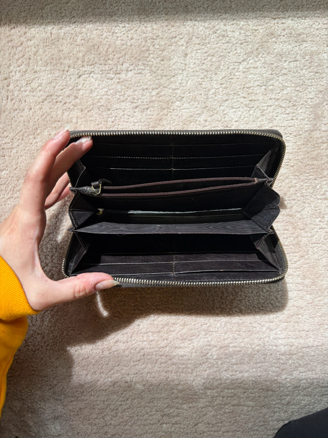 Yves Saint Laurent Paris Zip Around Wallet - photo 3