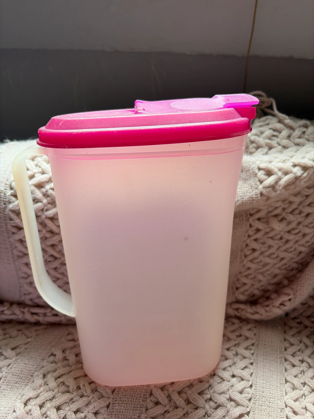 Tupperware Pitcher with Pink Lid