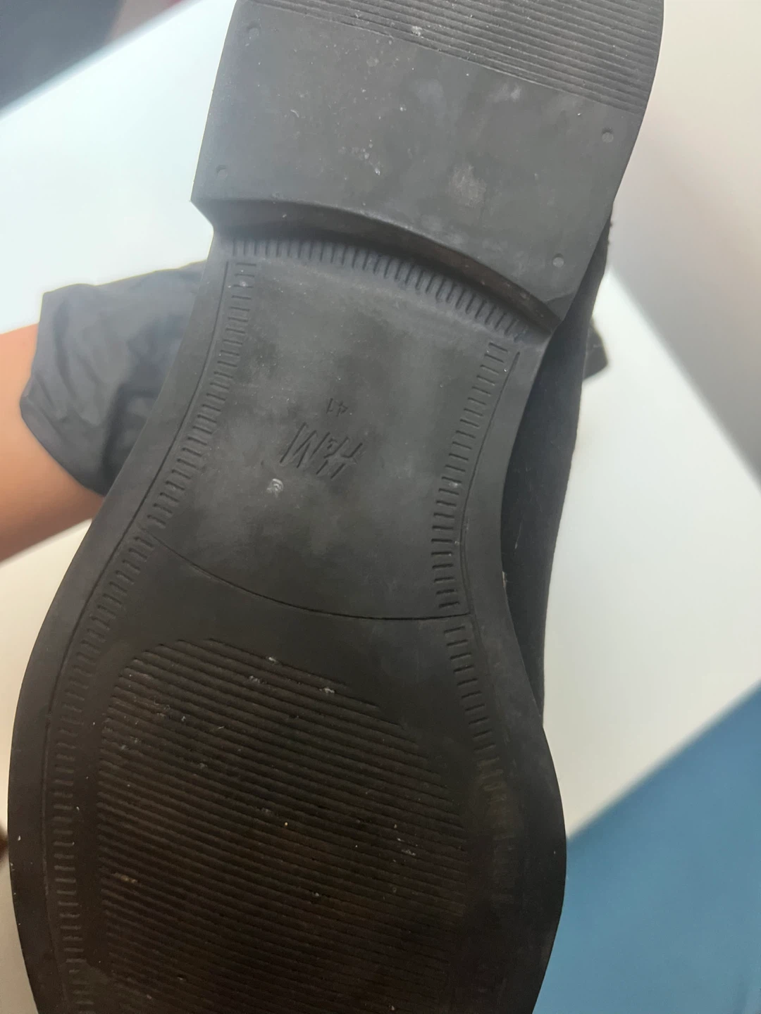 H&M Black Suede Chelsea Boots - photo 3
