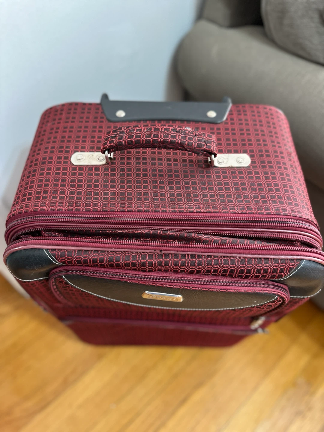 Great Luggage Rolling Suitcase - Burgundy