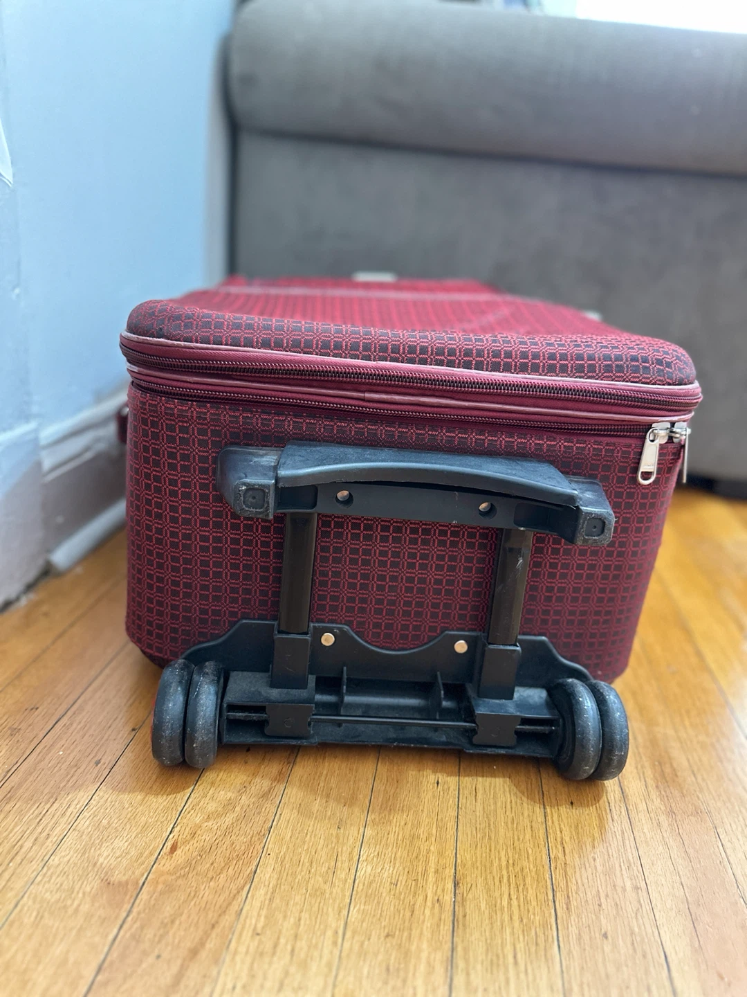 Great Luggage Rolling Suitcase - Burgundy - photo 4