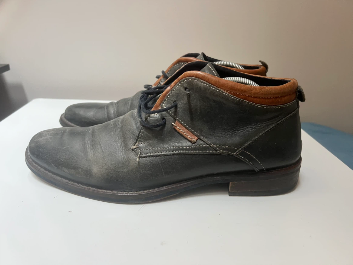 Men's Grey Leather Chukka Boots Size 8