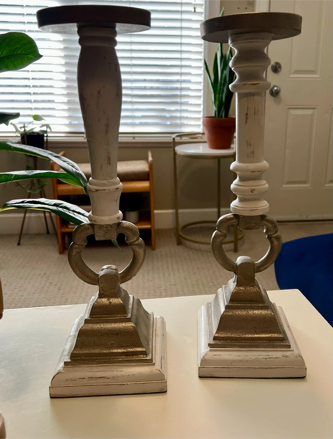 Set of 2 Vintage Style Candle Stands