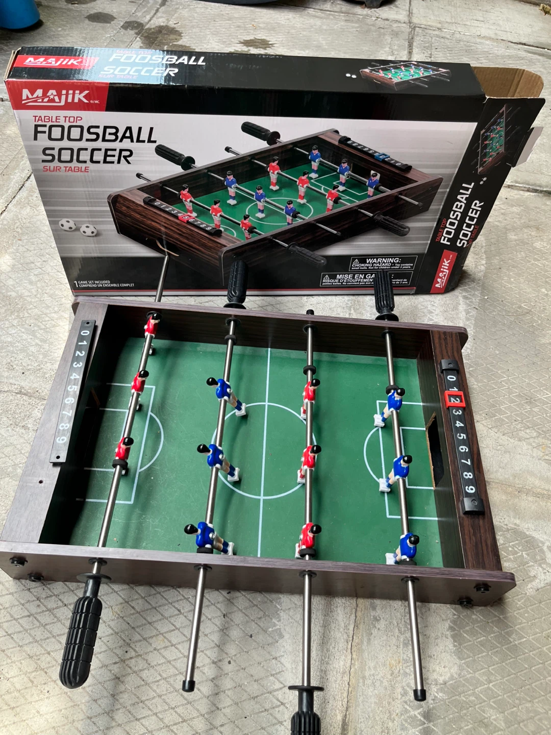 Move out sale !!  Majik Table Top Foosball Soccer Sup Table Game - photo 2