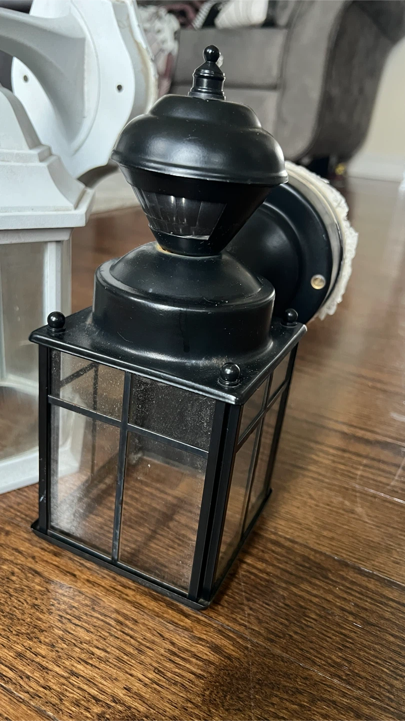 Outdoor Wall Sconces (2 White, 1 Black) - photo 2