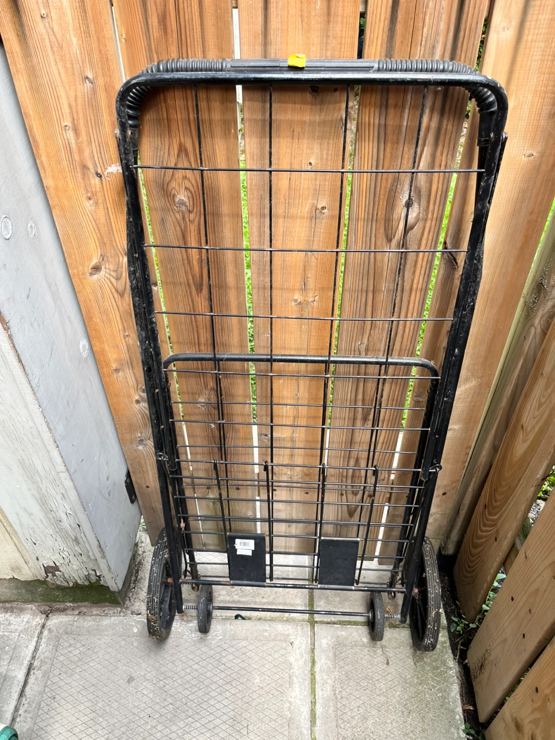 Move out sale !! Black Metal Rolling Shopping Cart - photo 5