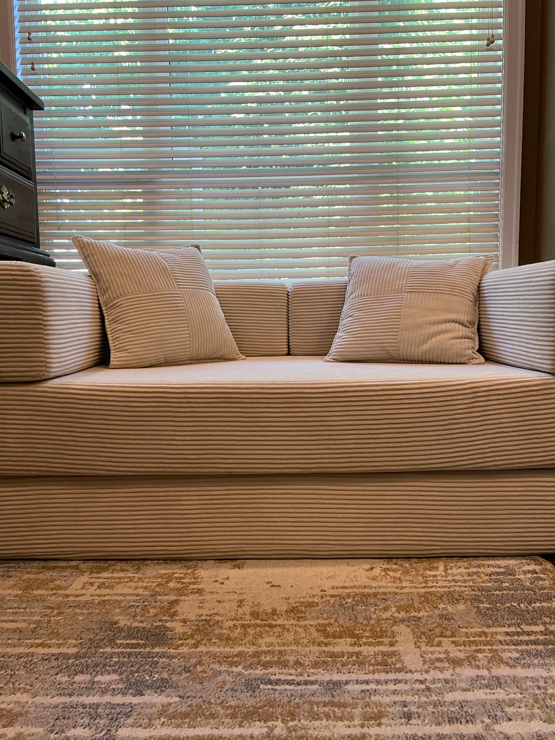 Boneless Convertible Sleeper Sofa Bed – Excellent Condition - photo 3
